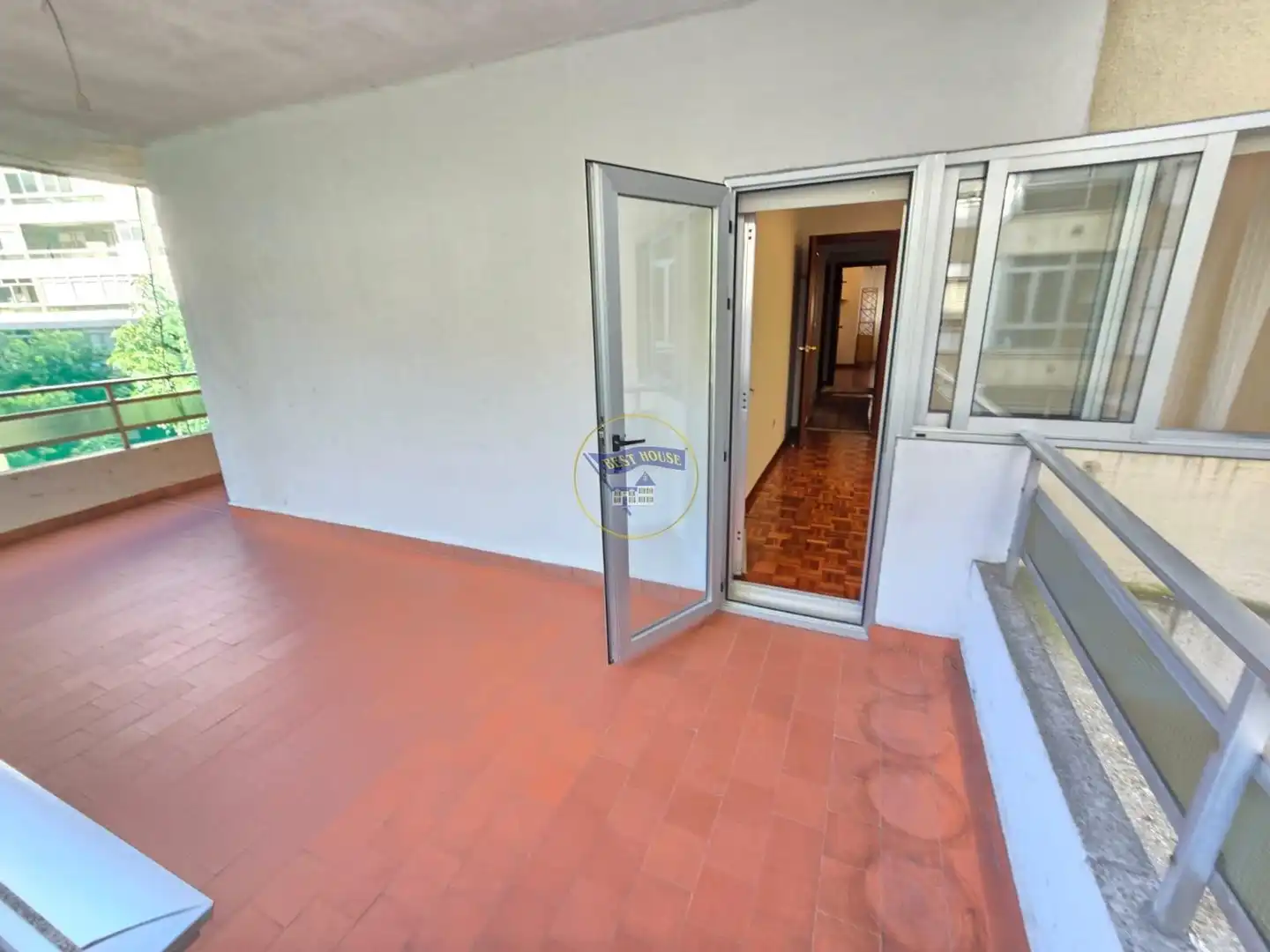 Piso en venta en Vigo  con Calefacción, Parquet y Terraza