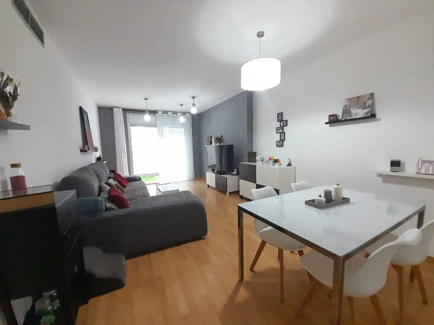 Sala d'estar de Pis en venda en Arenys de Mar amb Aire condicionat, Calefacció i Jardí privat
