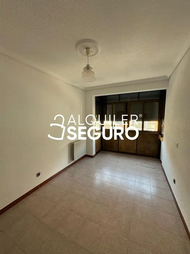 Bedroom of Flat for rent in Madrid  with Heating, Terrace and Furnished