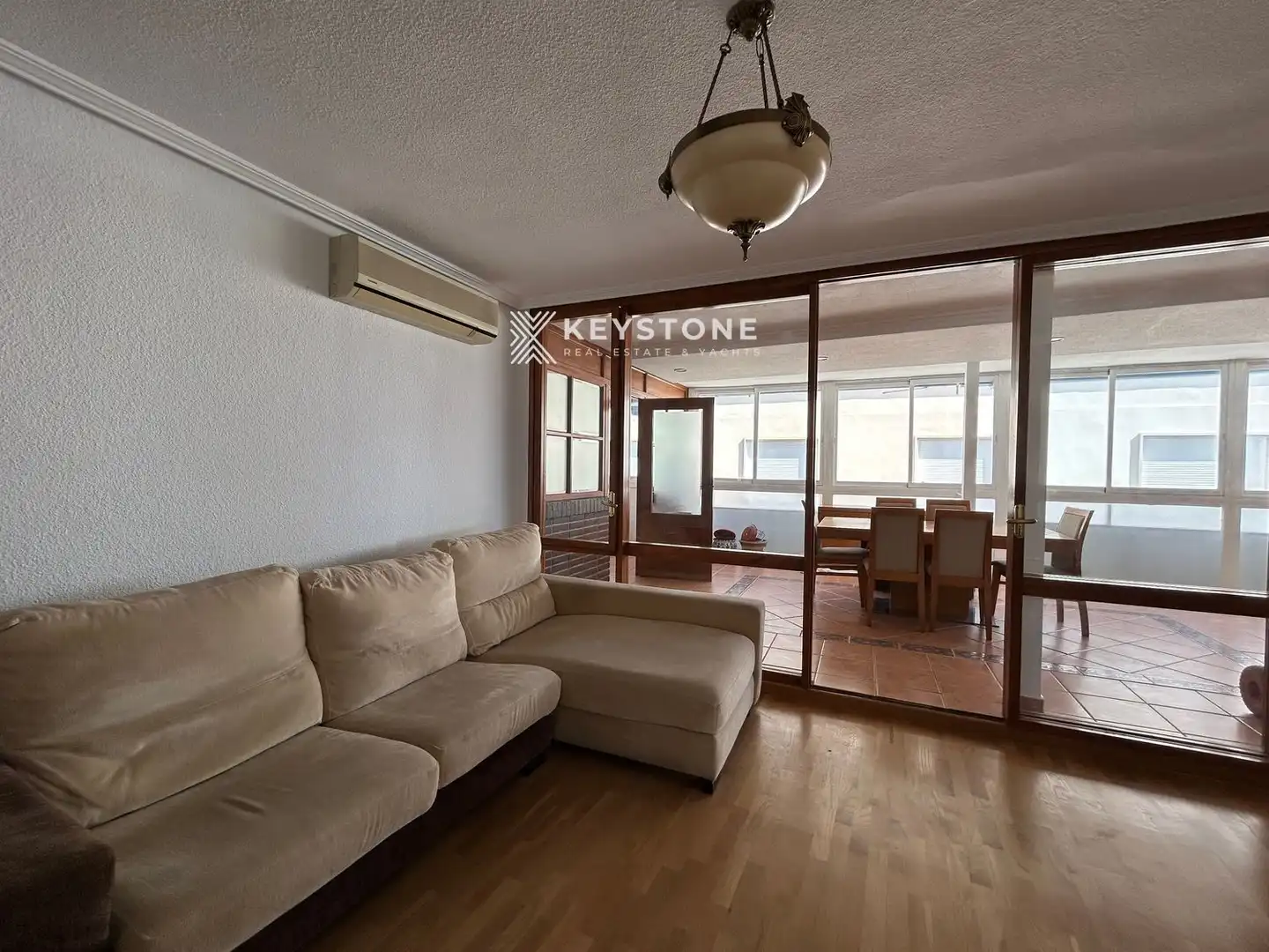 Sala d'estar de Àtic de lloguer en Alicante / Alacant amb Aire condicionat, Calefacció i Terrassa