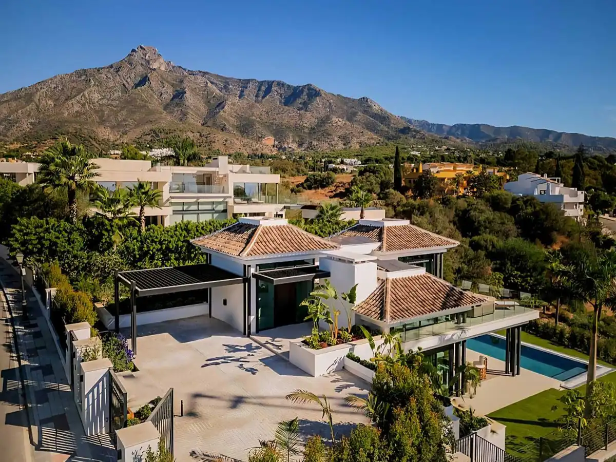 Vista exterior de Casa o chalet en venta en Marbella con Aire acondicionado, Jardín privado y Terraza