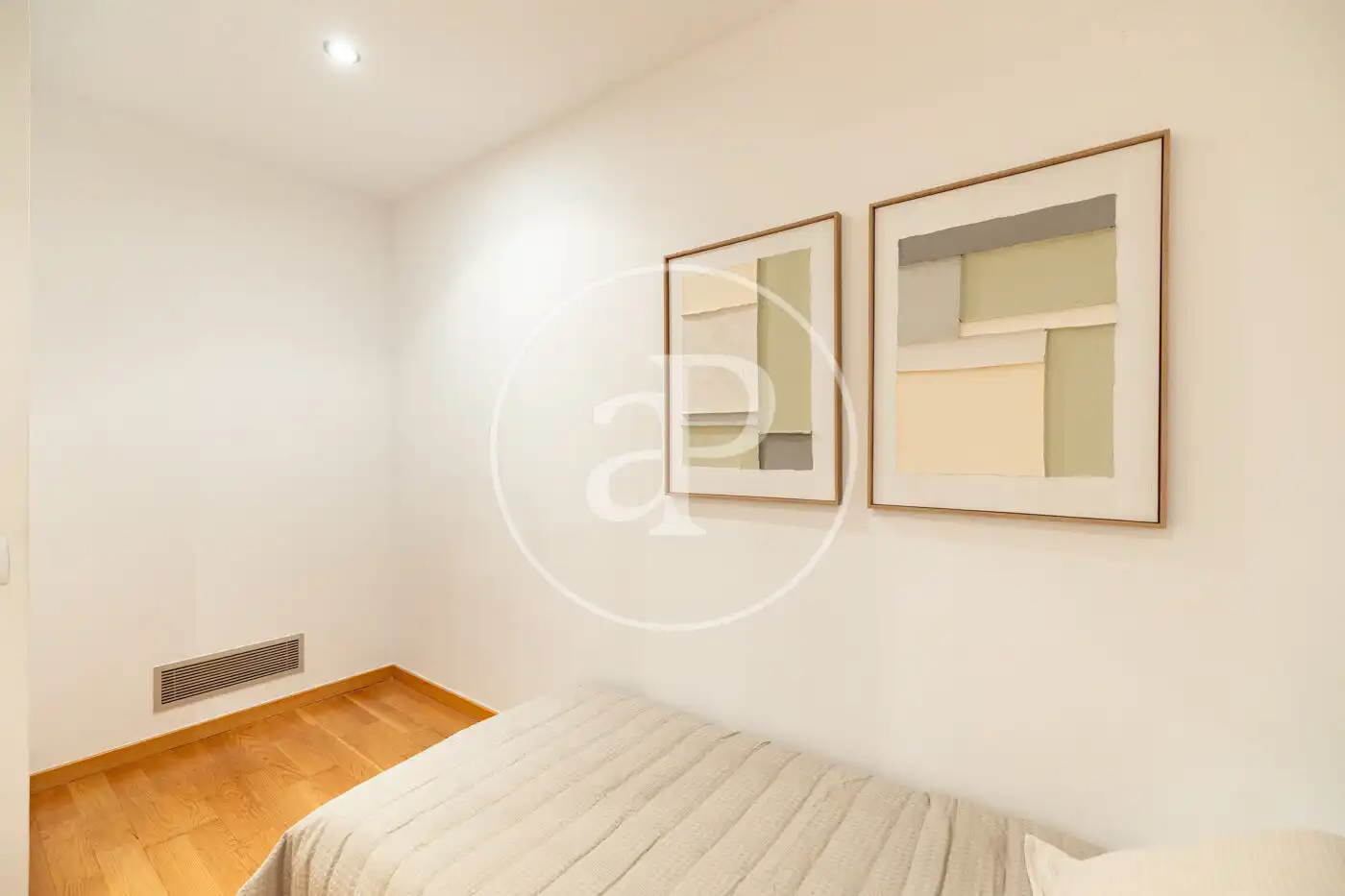 Habitación de Piso en venta en Barcelona con Aire acondicionado, Calefacción y Balcón