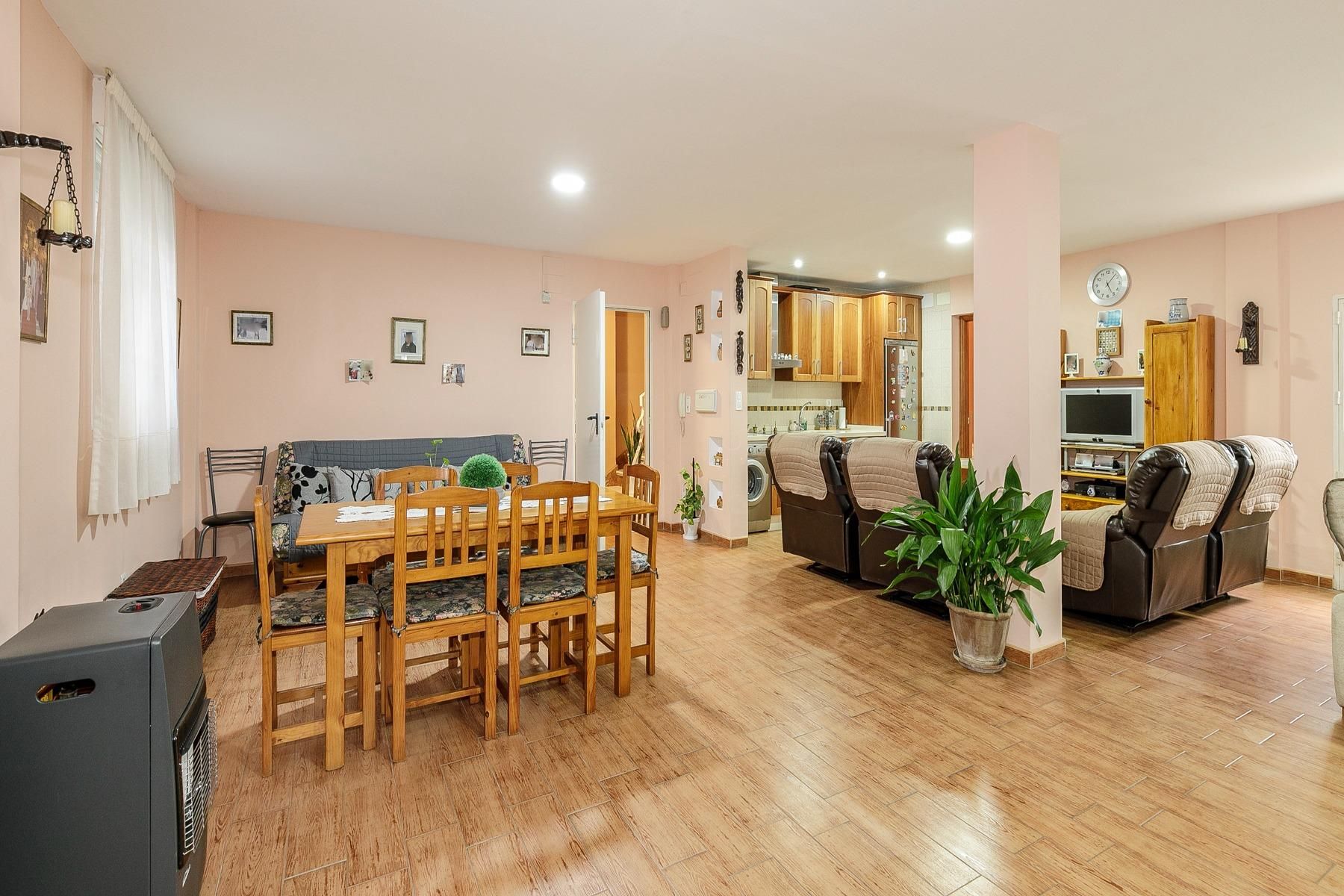 Sala d'estar de Casa o xalet en venda en  Granada Capital amb Calefacció, Terrassa i Traster