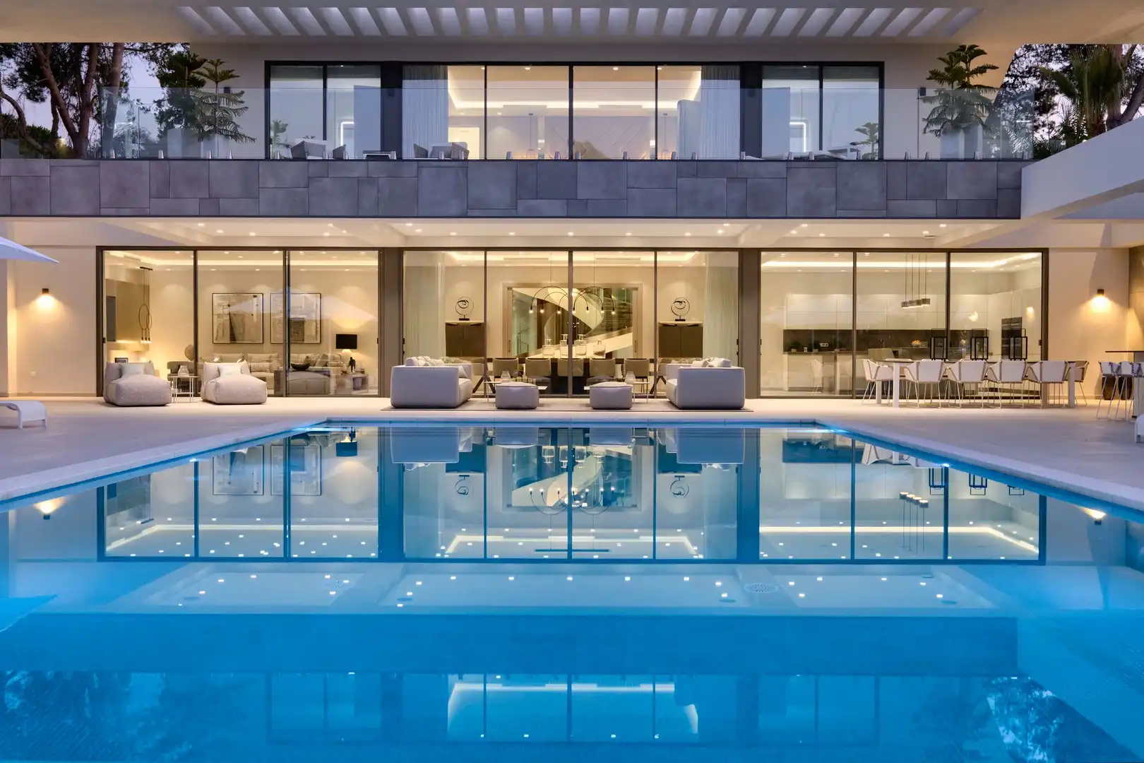 Piscina de Casa o chalet en venta en Marbella con Aire acondicionado, Calefacción y Jardín privado