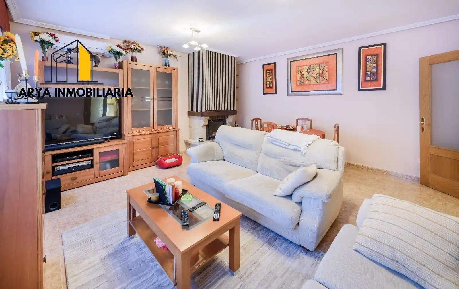 Sala de estar de Casa o chalet en venta en Horche con Aire acondicionado, Calefacción y Jardín privado