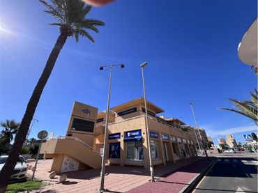 Local comercial en venta en Bohemia 2