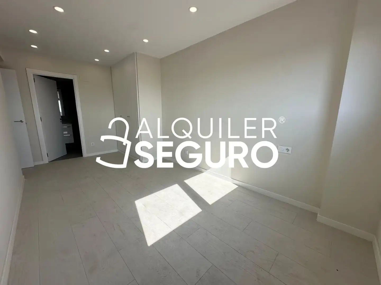Habitación de Piso de alquiler en Valencia con Aire acondicionado, Terraza y Trastero