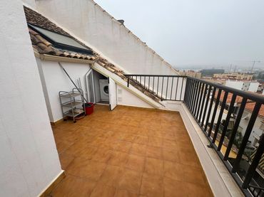Ático con ascensor en venta en Calle Rioja 6
