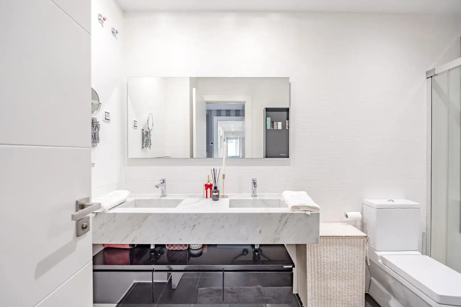 Bathroom of Ground floor for rent in Madrid  with Air Conditioner, Heating and Terrace