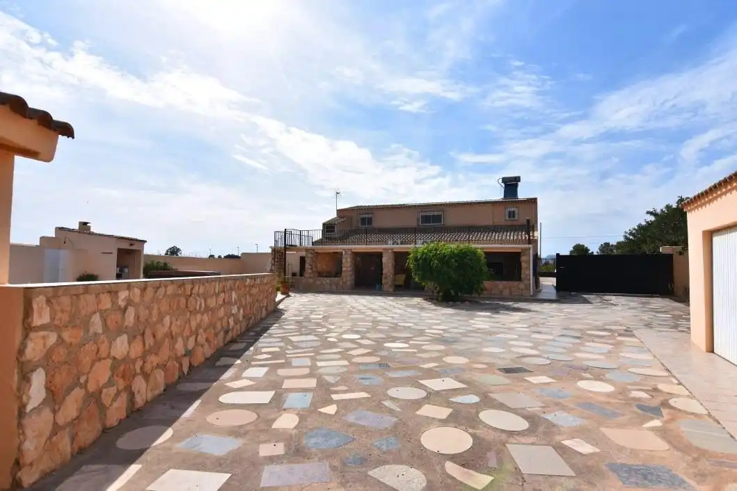 Houses for sale in Carretera LA CAÑADA, 1, Valladolises y Lo Jurado