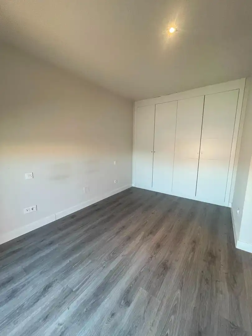 Habitación de Ático de alquiler en Alcalá de Henares con Aire acondicionado, Calefacción y Jardín privado