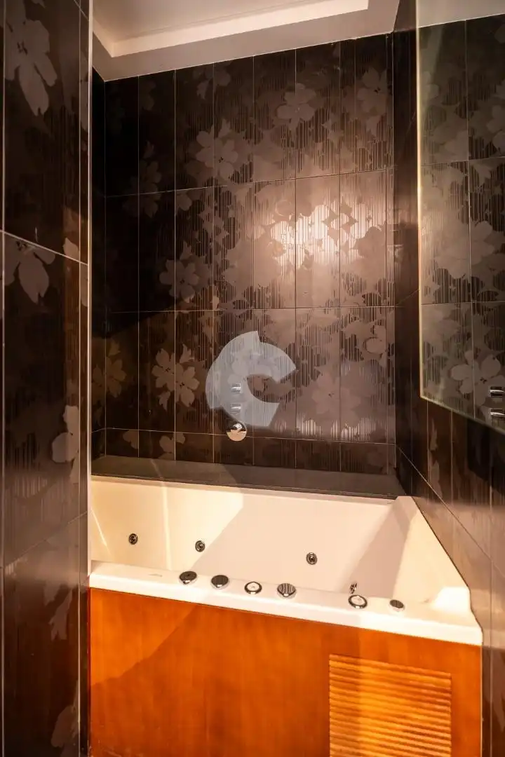 Bathroom of Flat for sale in Ourense Capital   with Heating, Parquet flooring and Storage room