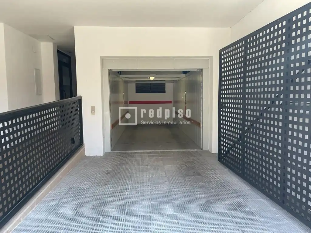 Parking of Garage for rent in Madrid