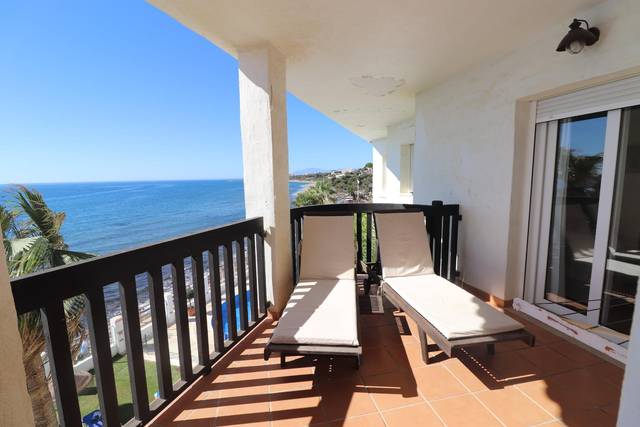 Apartamento en Alquiler en Calle ALMENCINO en Calahonda