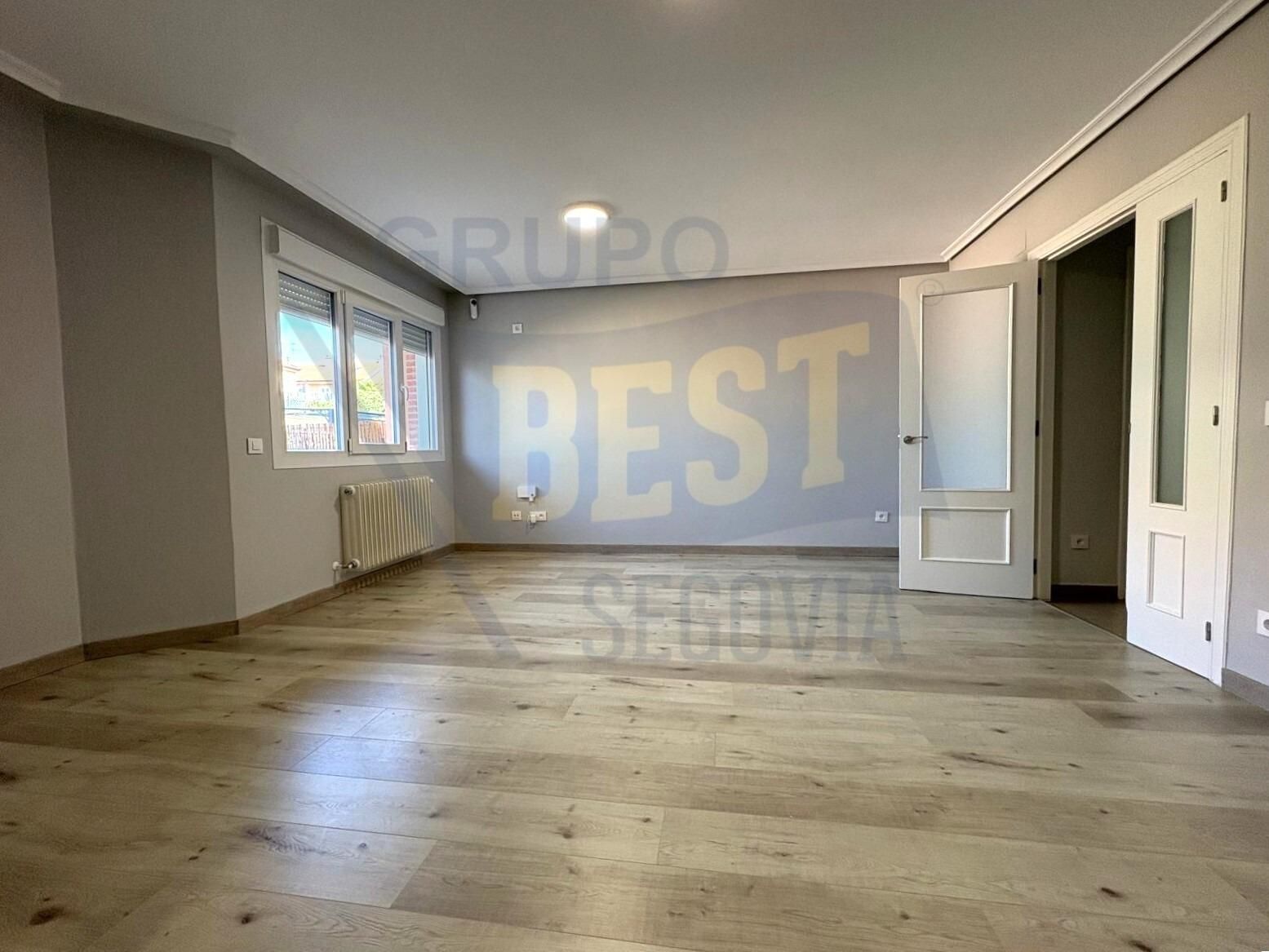 Exterior view of Single-family semi-detached for sale in La Lastrilla   with Heating, Private garden and Terrace
