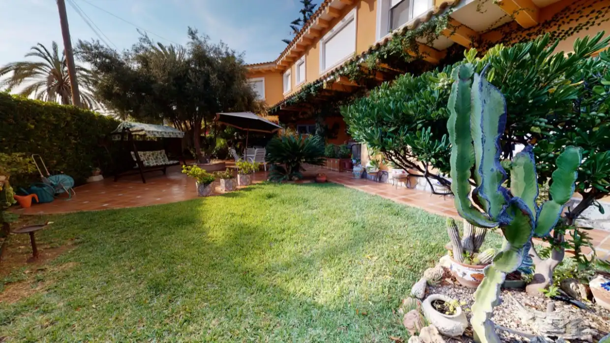 Jardí de Casa o xalet en venda en Orihuela amb Aire condicionat, Calefacció i Terrassa