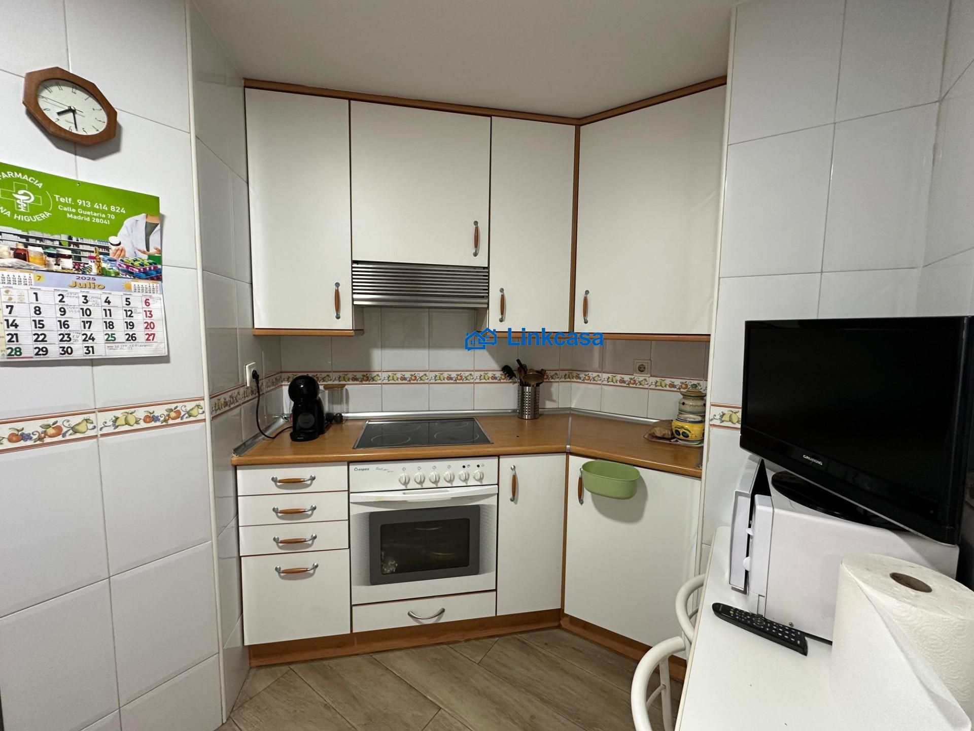 Kitchen of Flat for sale in  Madrid Capital  with Air Conditioner, Heating and Private garden