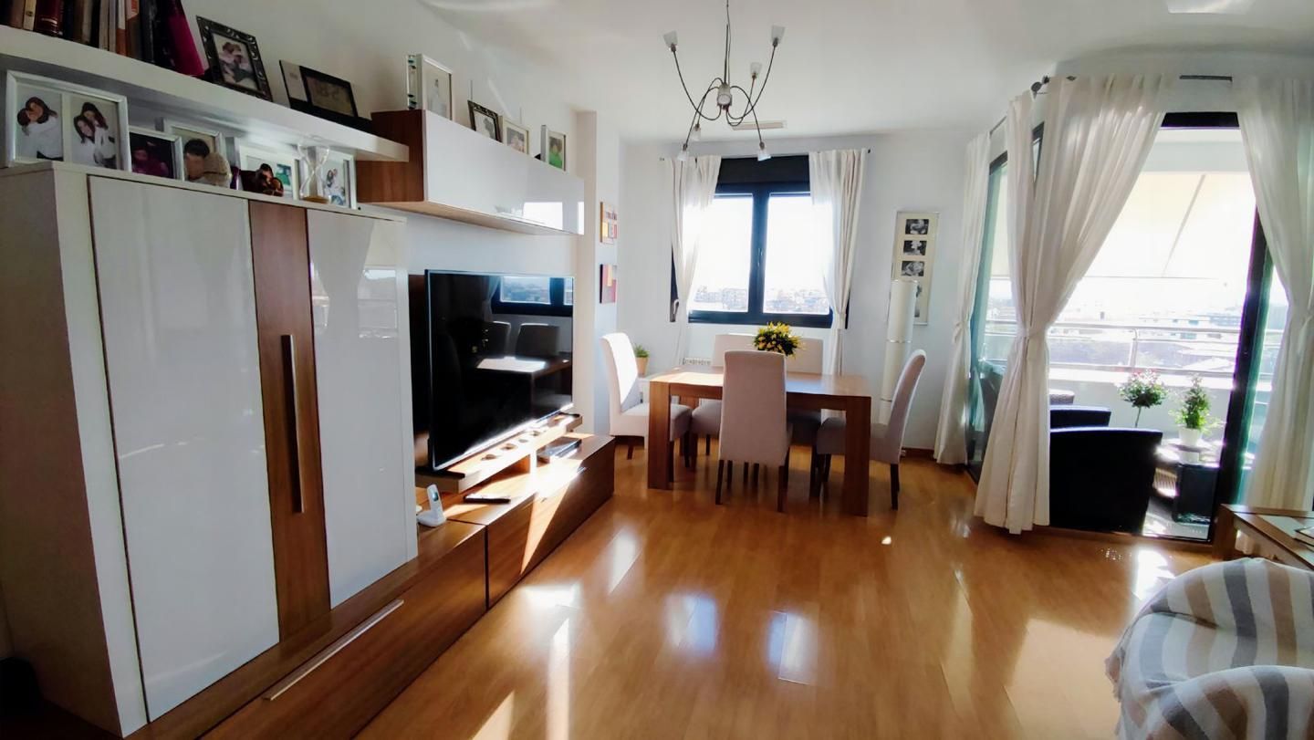 Living room of Flat for rent in  Granada Capital  with Air Conditioner, Private garden and Terrace