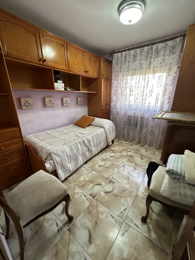 Schlafzimmer von Wohnung zum Verkauf in Linares mit Klimaanlage und Heizung