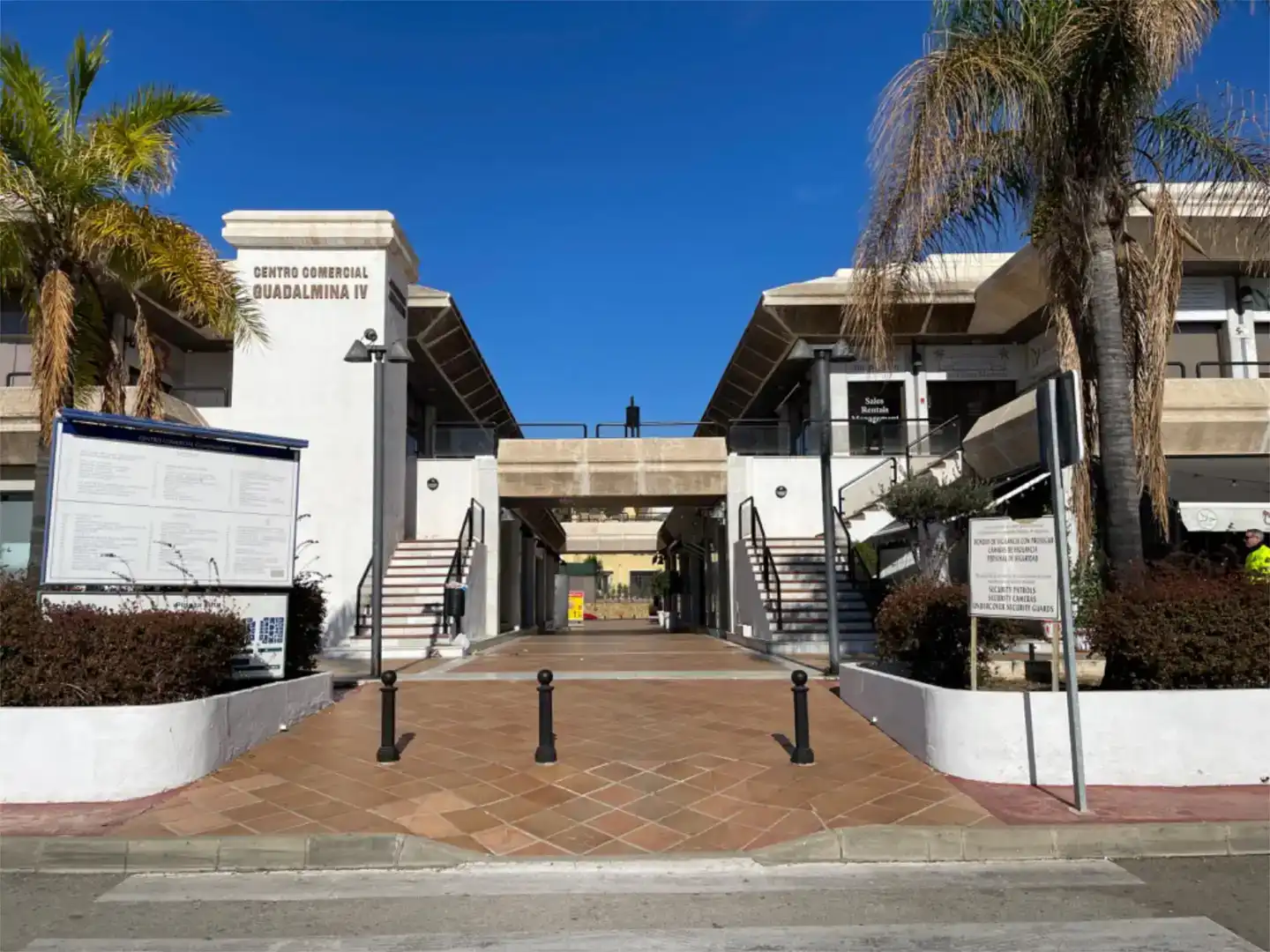 Vista exterior de Local en venta en San Pedro de Alcántara