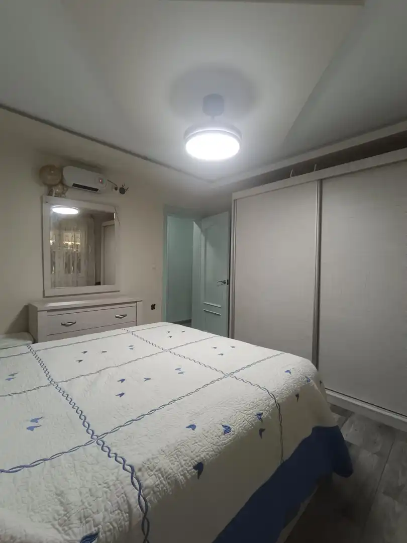 Bedroom of Flat for sale in Sevilla  with Air Conditioner and Furnished