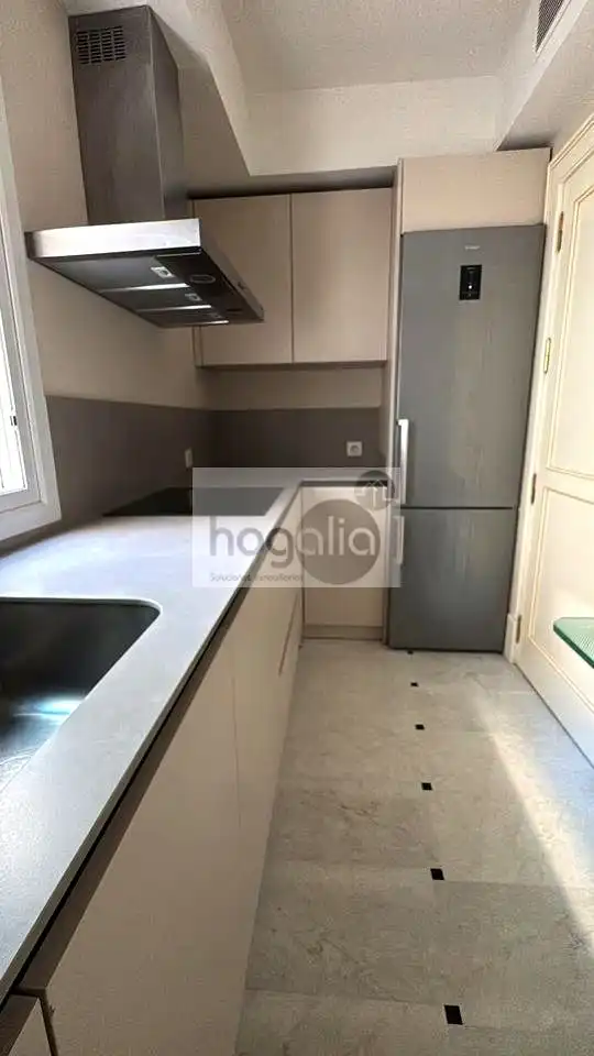 Küche von Wohnung zur Miete in Sevilla mit Klimaanlage und Terrasse