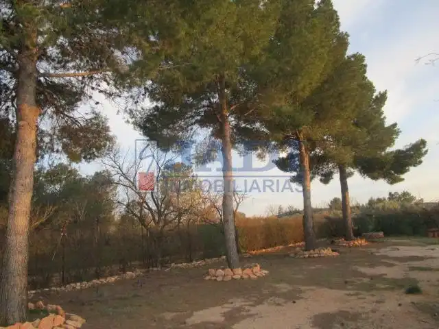 Casa rústica amb piscina en venda a Valdepeñas
