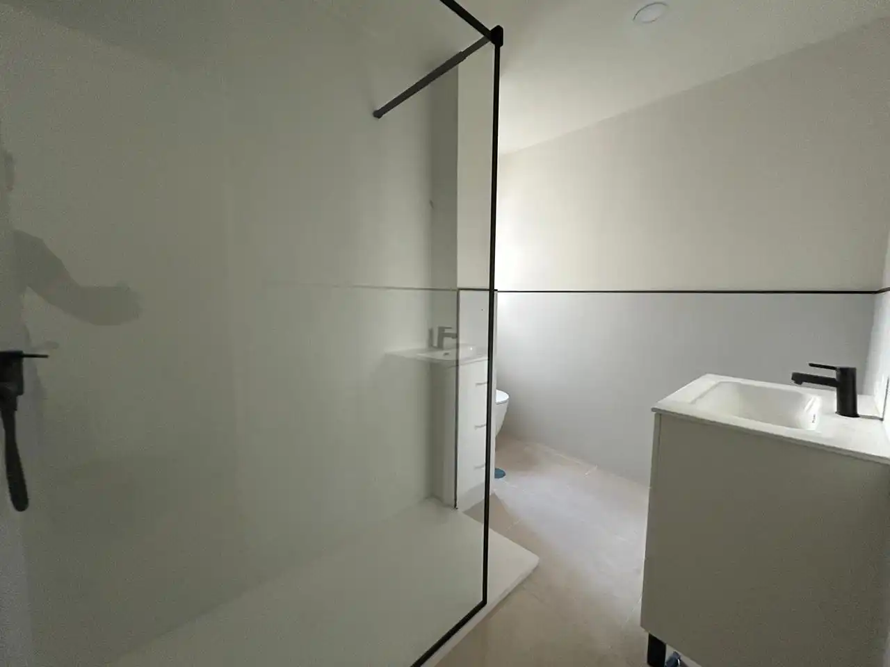 Bathroom of Flat for share in San Juan de Aznalfarache  with Furnished