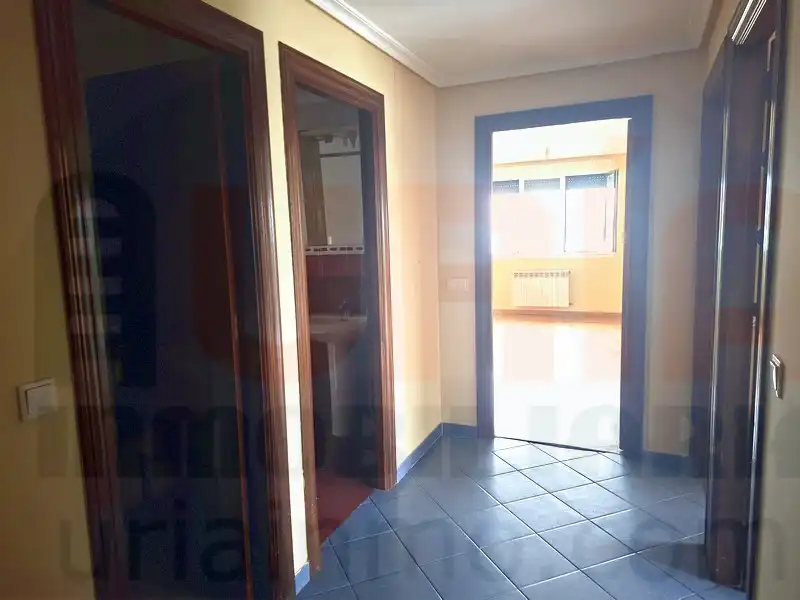 Dormitori de Pis en venda en Siero amb Calefacció i Parquet