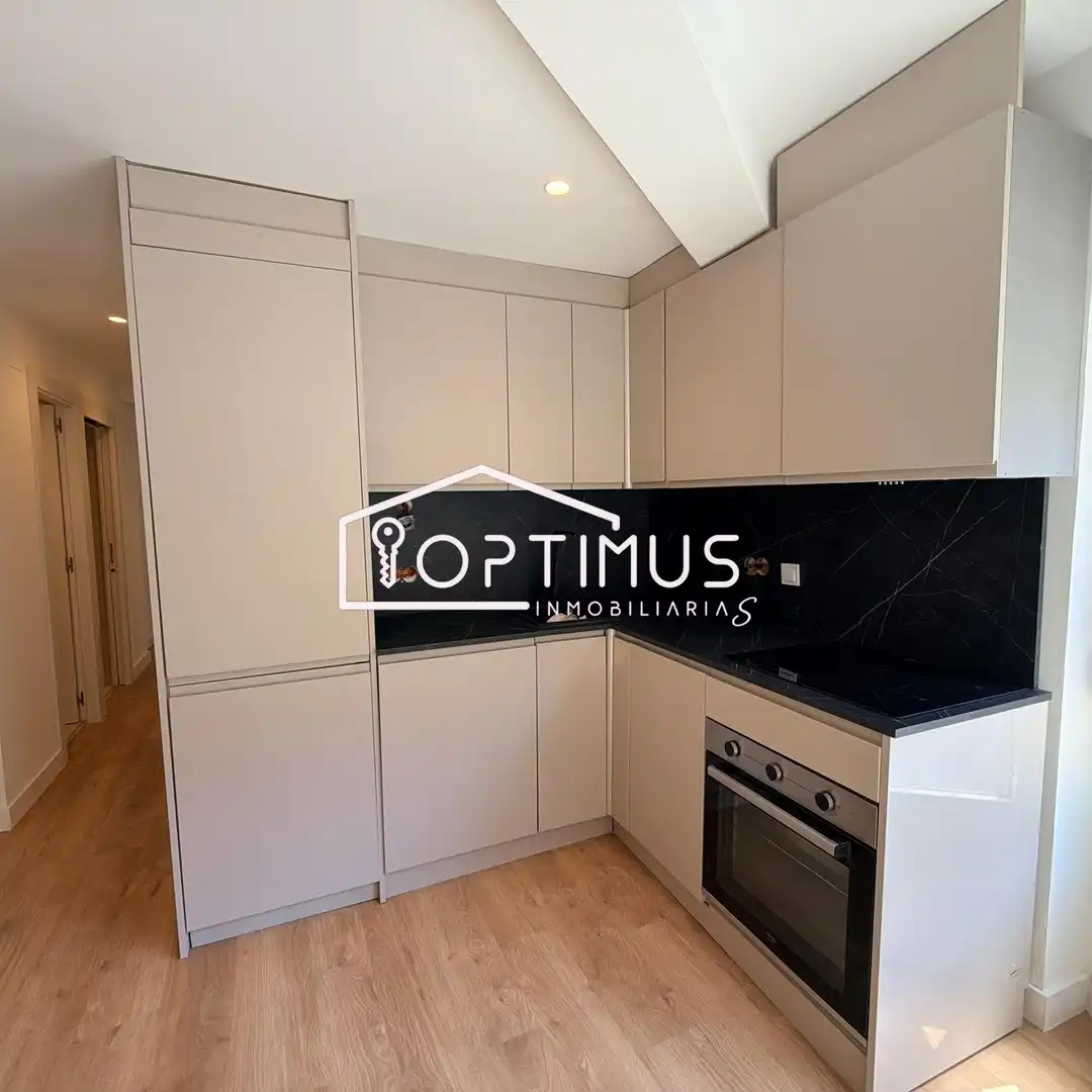 Apartament amb terrassa en venda a Carrer de Salvador Almenar 7