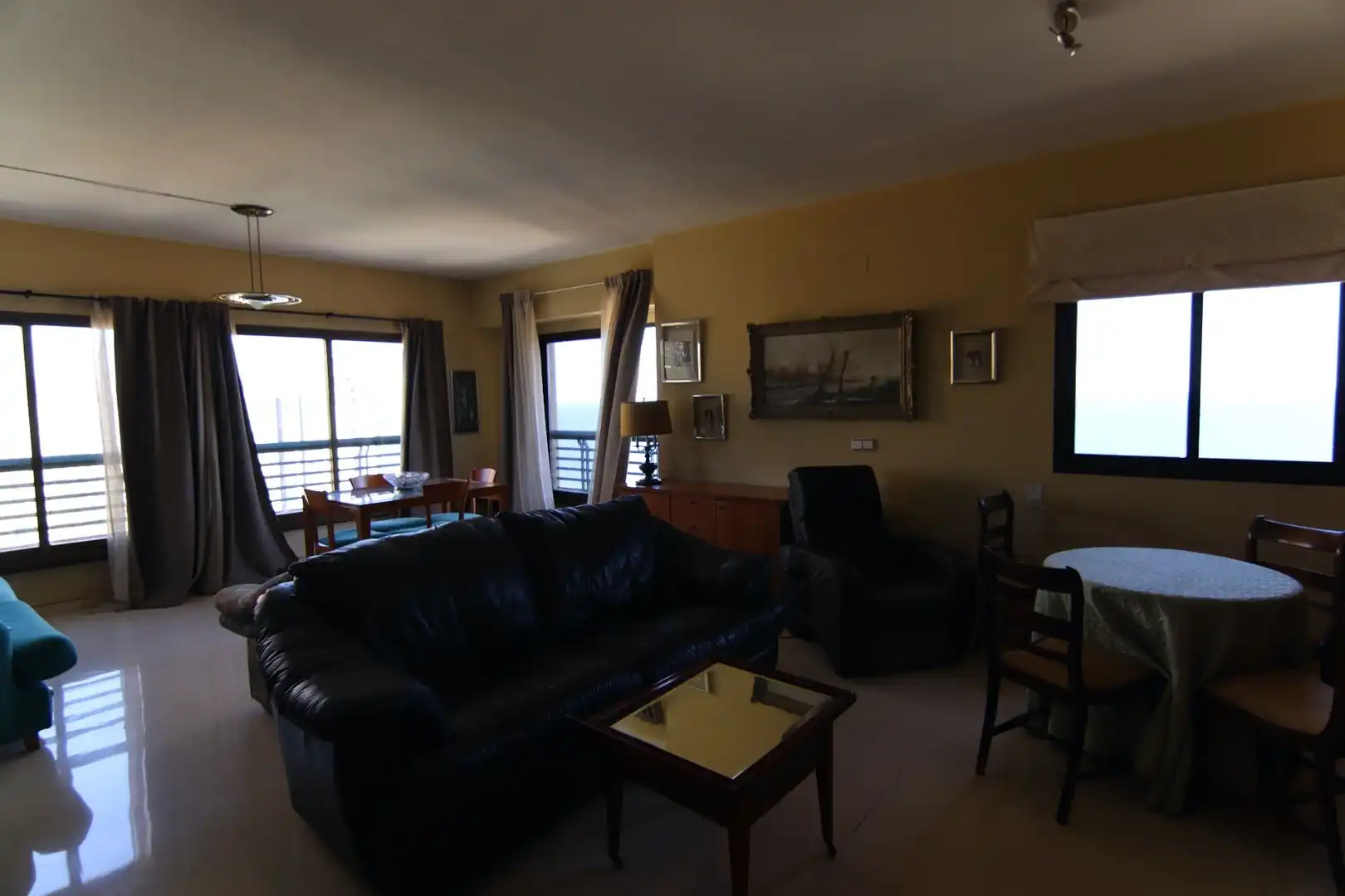 Sala de estar de Piso en venta en Benidorm con Aire acondicionado, Terraza y Amueblado