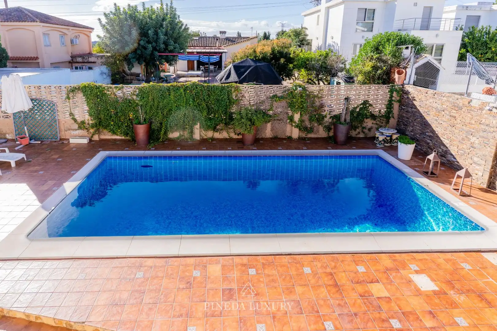 Swimming pool of Houses for sale in L'Eliana