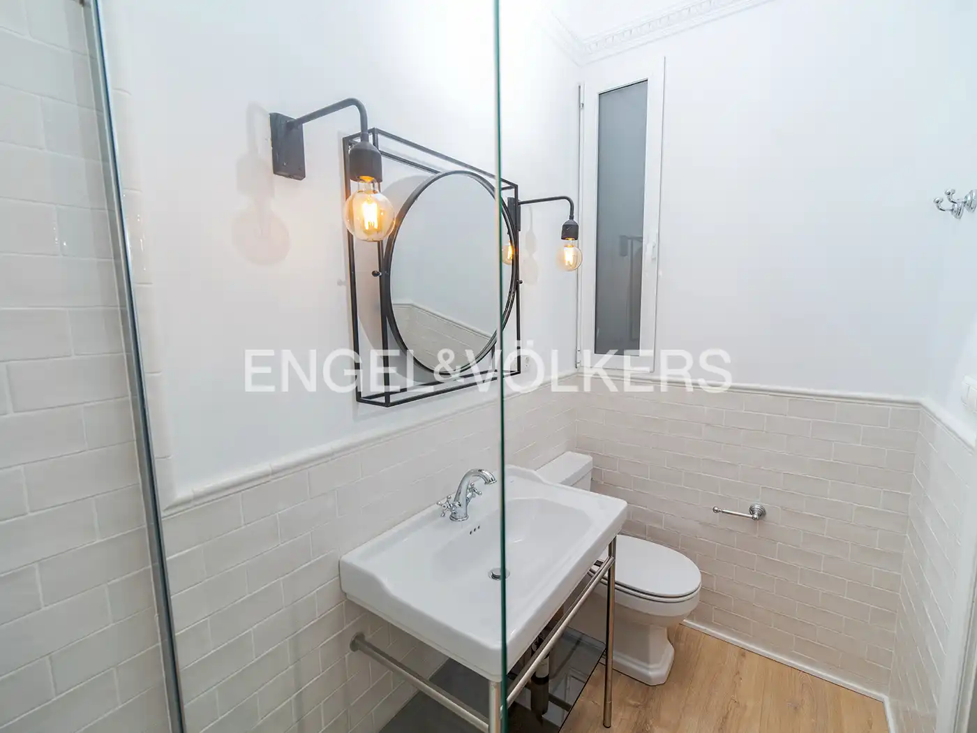 Baño de Piso en venta en Alicante / Alacant con Aire acondicionado, Calefacción y Balcón
