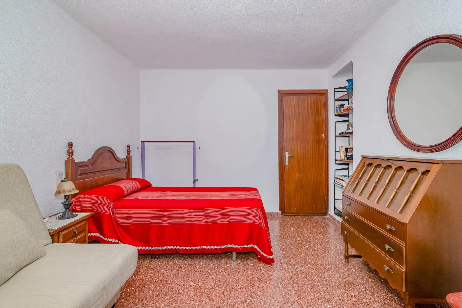 Habitación de Casa o chalet en venta en Granada con Aire acondicionado, Calefacción y Jardín privado