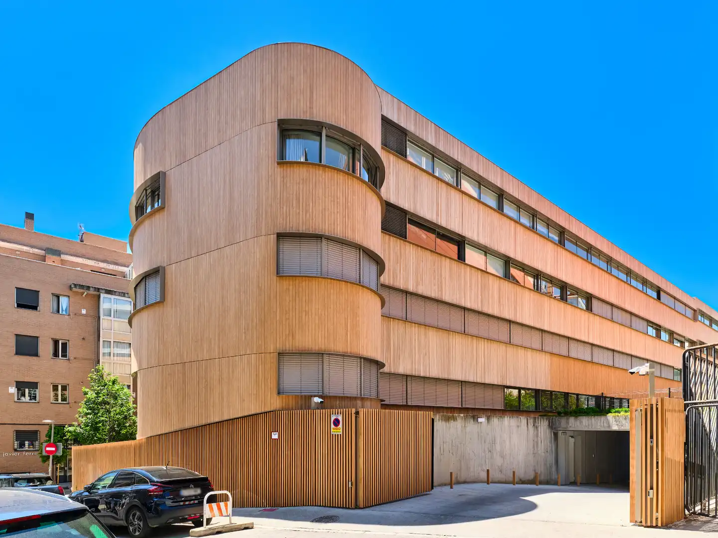 Flat for rent in Calle de Javier Ferrero, 13, Ciudad Jardín