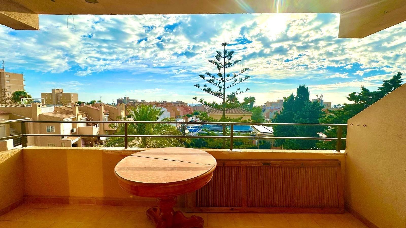 Terrassa de Apartament en venda en Torrevieja amb Jardí privat
