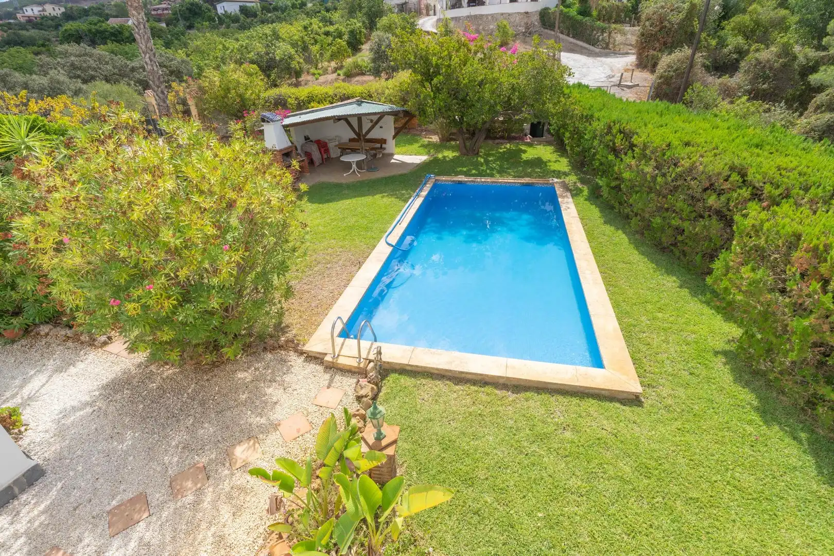 Schwimmbecken von Haus oder Chalet zum Verkauf in Alhaurín El Grande mit Klimaanlage, Privatgarten und Terrasse