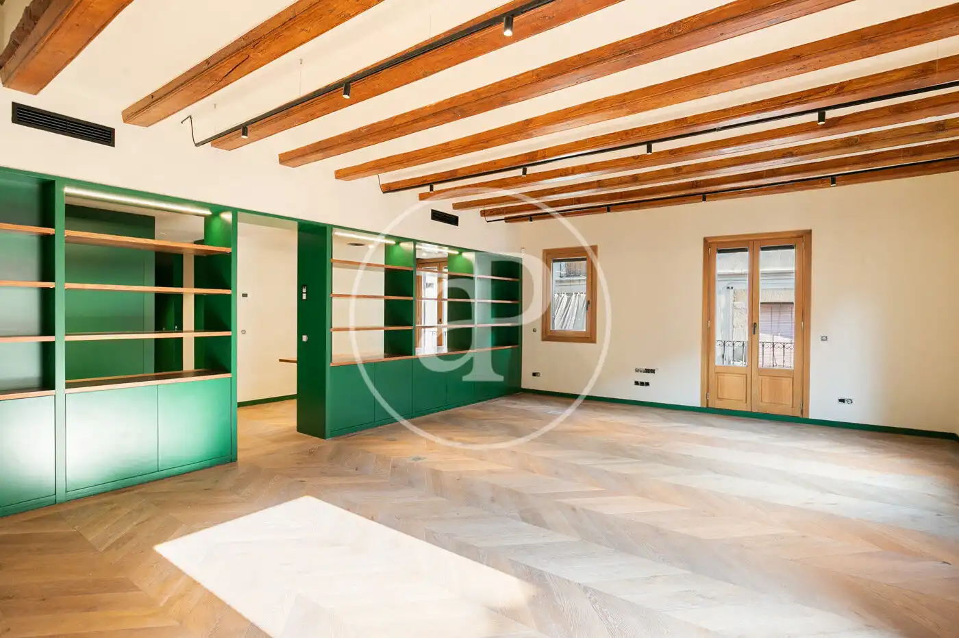 Dachboden zum Verkauf in Barcelona mit Klimaanlage, Heizung und Terrasse