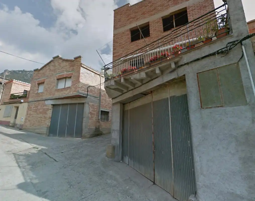 Vista exterior de Edifici en venda en Vilanova de Meià