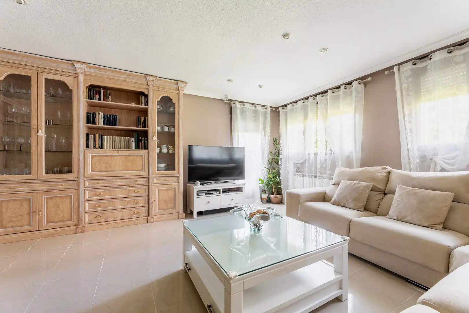 Wohnzimmer von Haus oder Chalet zum Verkauf in Pozuelo de Alarcón mit Klimaanlage, Heizung und Privatgarten