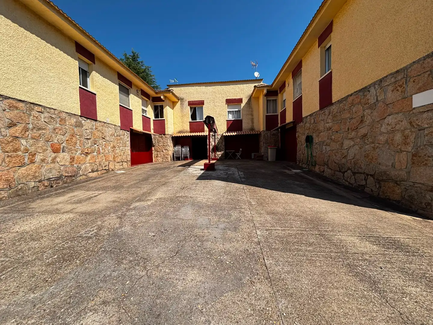 Exterior view of Houses for sale in Uceda  with Air Conditioner, Private garden and Terrace