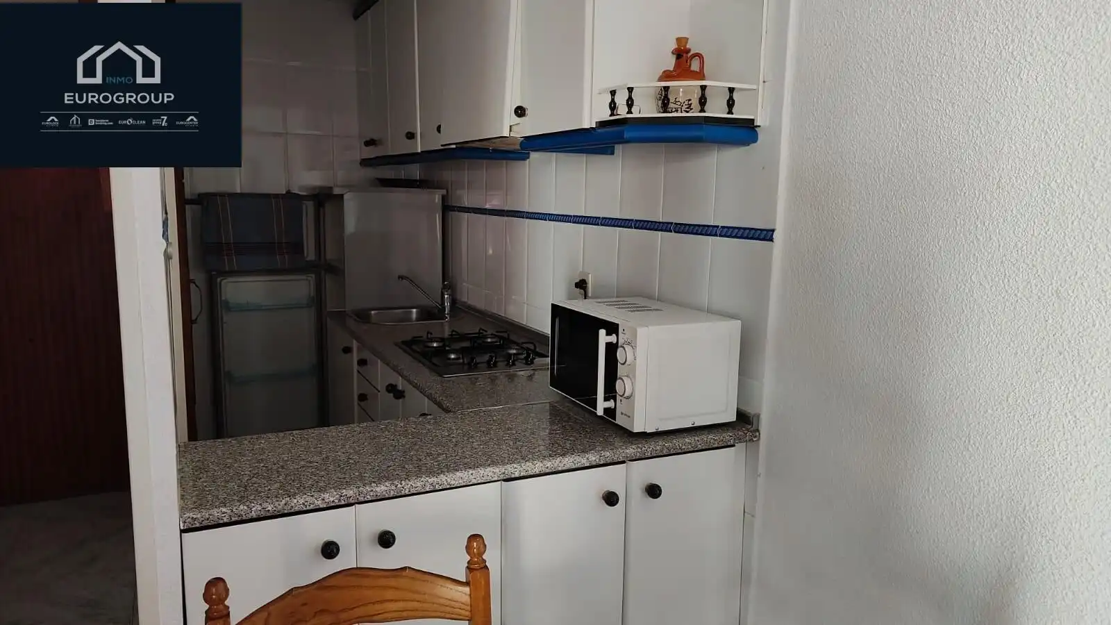 Cuina de Apartament de lloguer en Benidorm amb Moblat i Piscina comunitària