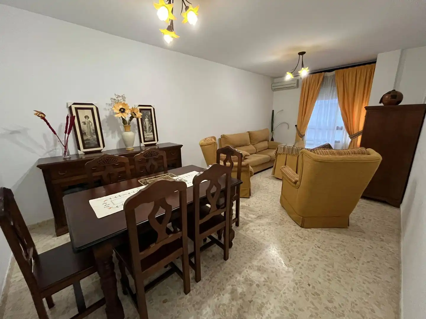 Sala de estar de Piso en venta en Villamartín con Aire acondicionado