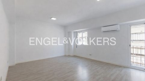 Photo 3 of Flat for rent in Carrer de L'orient, Mont-Olivet, Valencia Capital