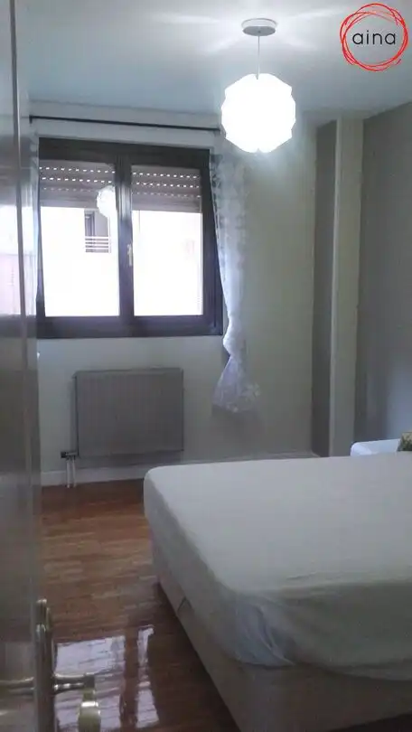 Habitación de Piso de alquiler en Barañáin / Barañain con Calefacción, Terraza y Trastero