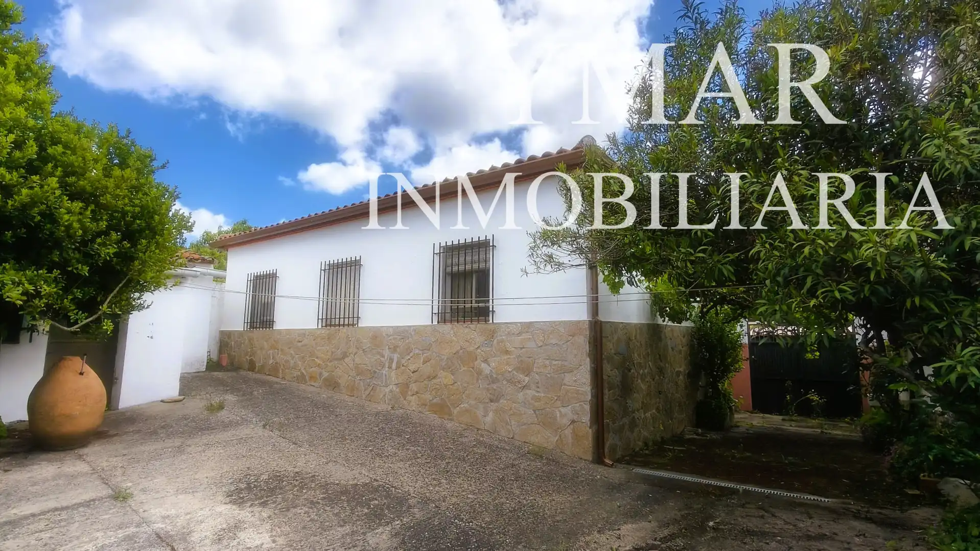 Vista exterior de Casa o chalet en venta en Robledo del Mazo con Calefacción y Amueblado