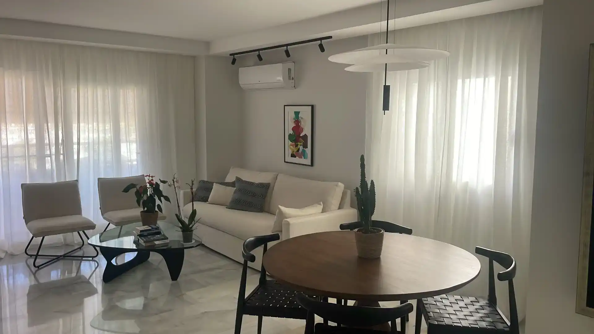 Wohnzimmer von Wohnung zur Miete in Mijas mit Klimaanlage, Schwimmbad und Möbliert