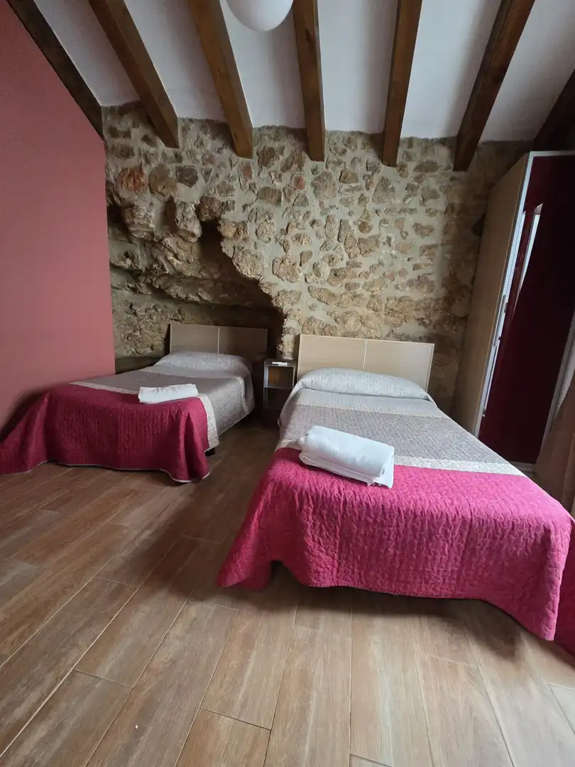 Schlafzimmer von Country house zum Verkauf in Campezo / Kampezu mit Möbliert