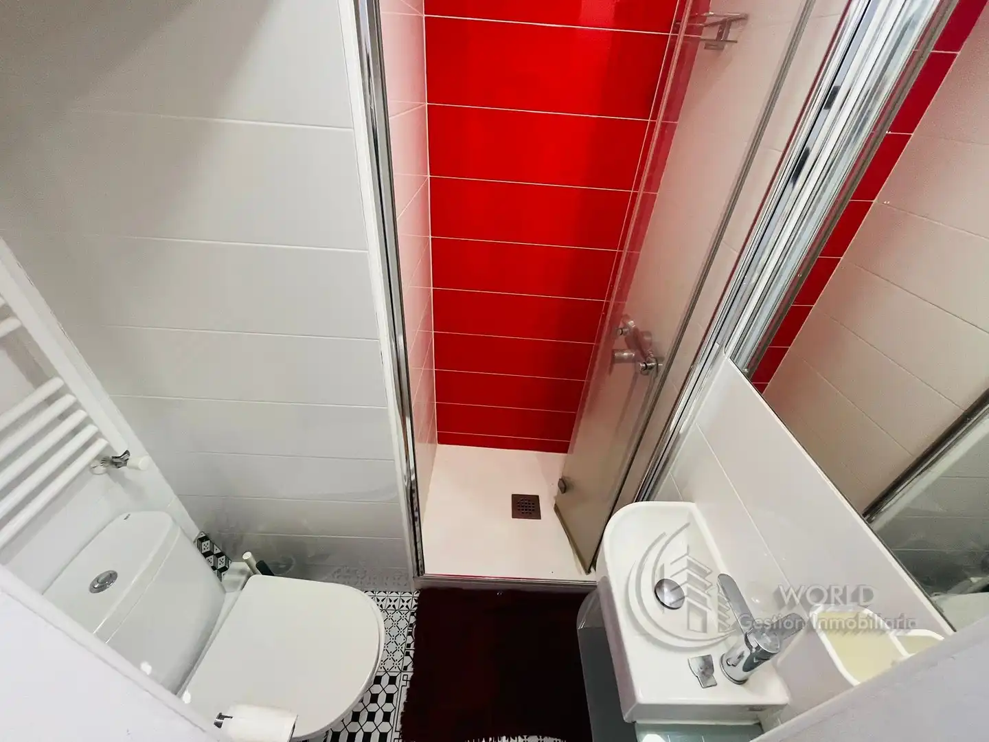 Bathroom of Attic for rent in Madrid  with Air Conditioner, Heating and Terrace