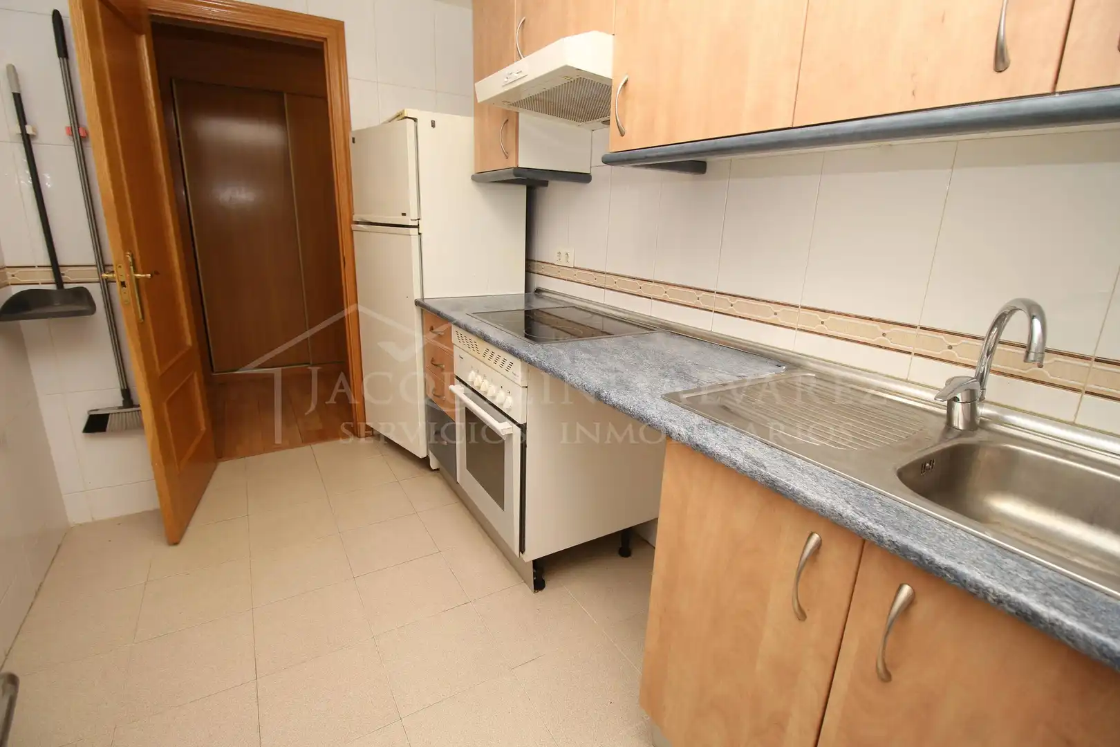 Cocina de Apartamento en venta en Ocaña con Calefacción, Parquet y Trastero